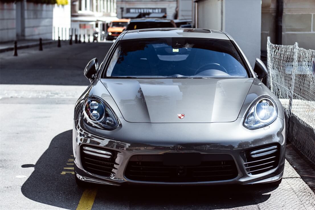 Porsche Panamera Turbo front